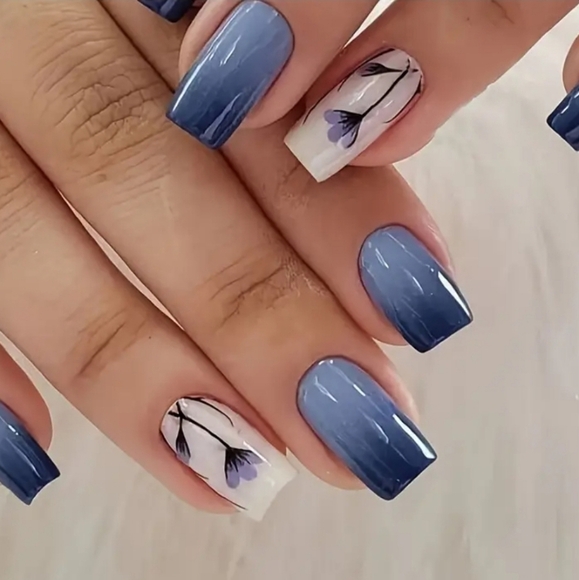 24 Pieces Fake Press On Nails - Picture 1 of 5